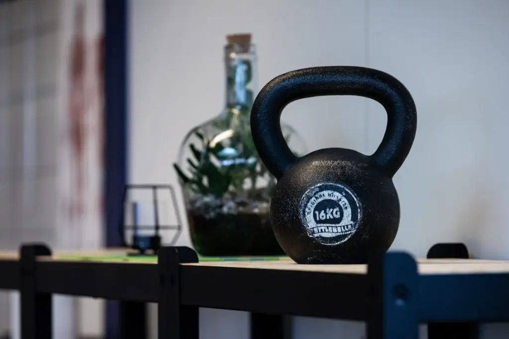 Kettlebell de 16 kg utilisée pour l’entraînement chez Liberty-Training au Landeron