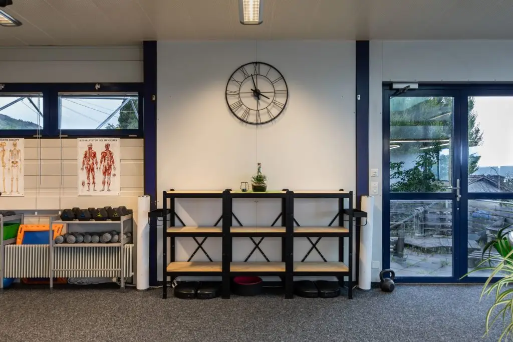 Espace de rangement pour les effets personnels dans la salle Liberty-Training au Landeron